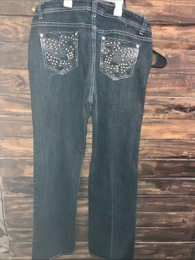 Women's Dark Wash Bootcut Jeans with Stud-Embellished Back Pockets